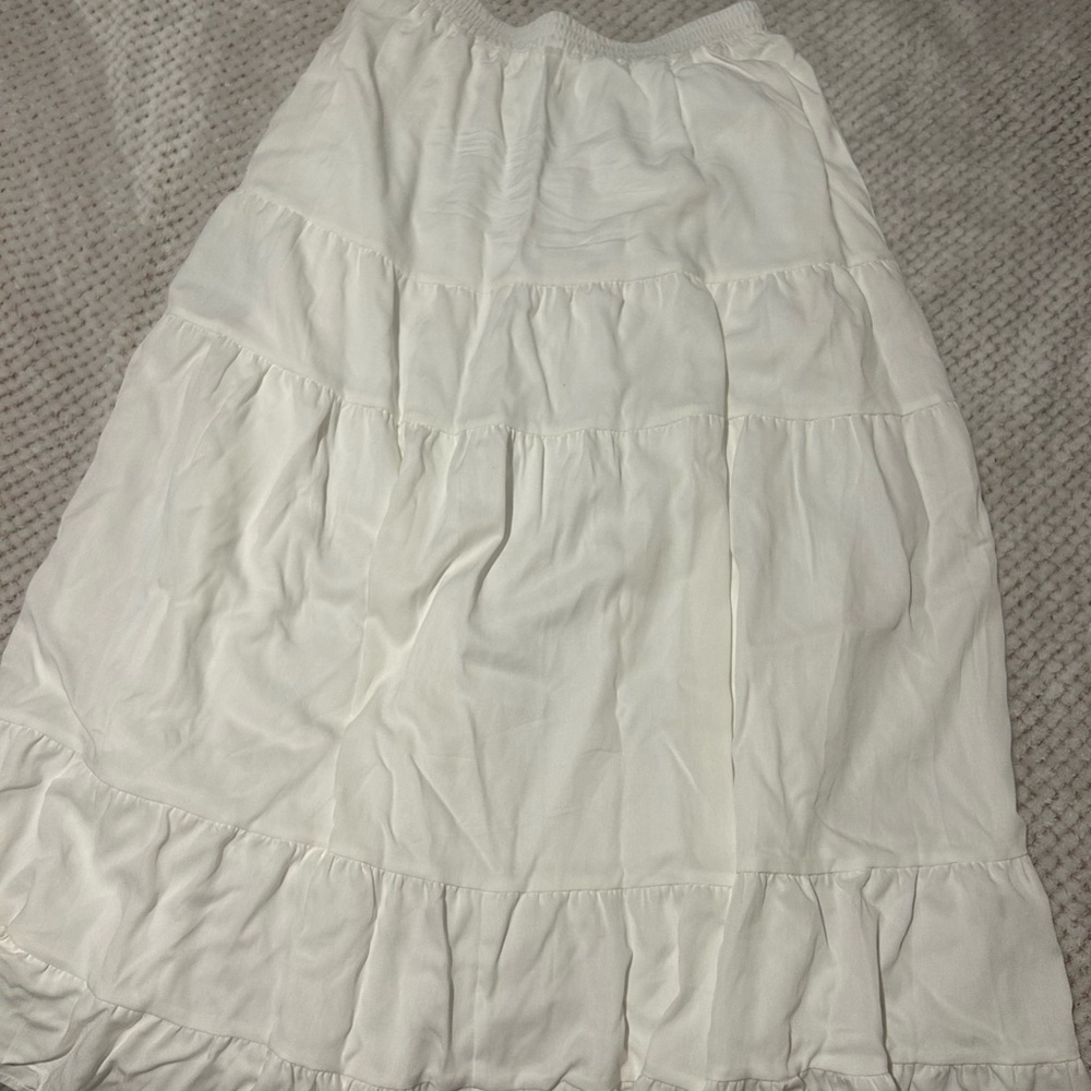Chic White Tiered Maxi Skirt